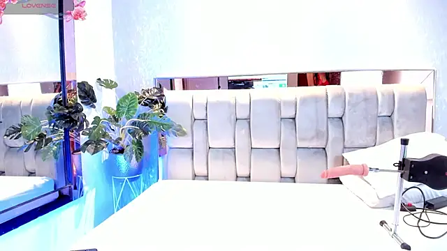 RoseTaylor   online show from 9, 9, 2025