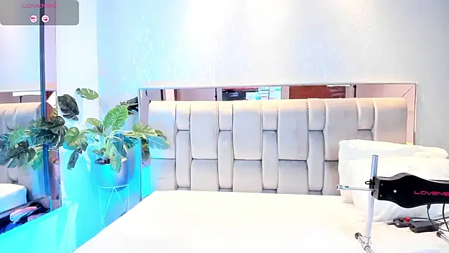 RoseTaylor   online show from 11, 10, 2025