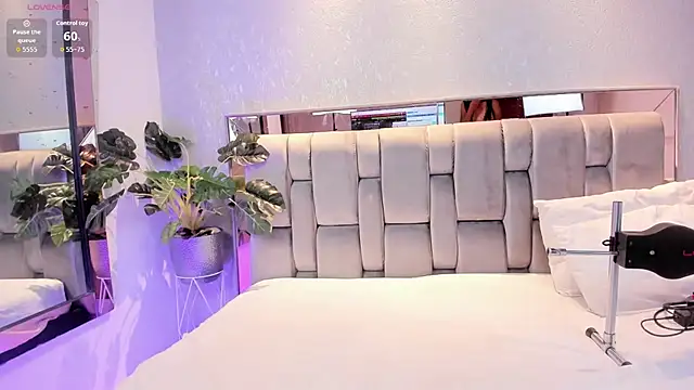 RoseTaylor   online show from 23, 11, 2025