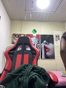 Snapshot of zendaya_wilson chatting on 28, 9, 2025 zendaya wilson online show from 28, 9, 2025