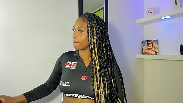 Snapshot of zendaya_wilson chatting on 13, 11, 2025 zendaya wilson online show from 13, 11, 2025