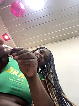 Snapshot of zendaya_wilson chatting on 19, 11, 2025 zendaya wilson online show from 19, 11, 2025