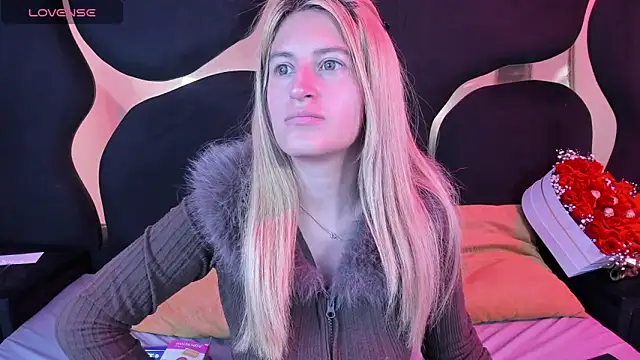 GiaRoussel online show from 14, 2, 2026