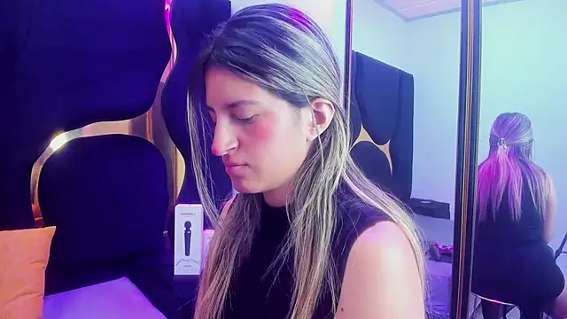 GiaRoussel online show from 16, 9, 2025