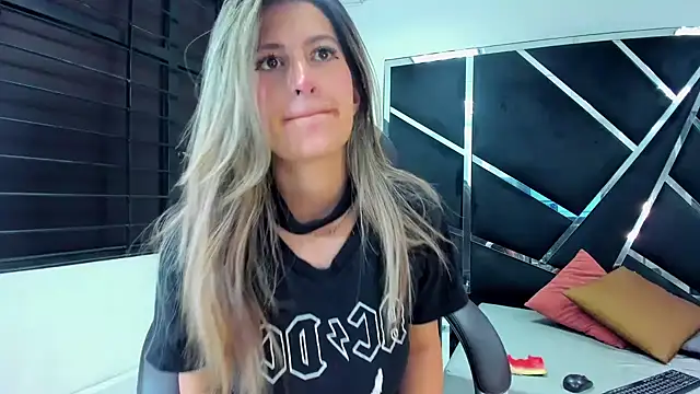 GiaRoussel online show from 29, 9, 2025