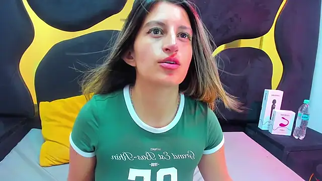 GiaRoussel online show from 7, 11, 2025