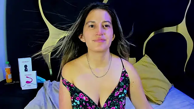 GiaRoussel online show from 11, 11, 2025