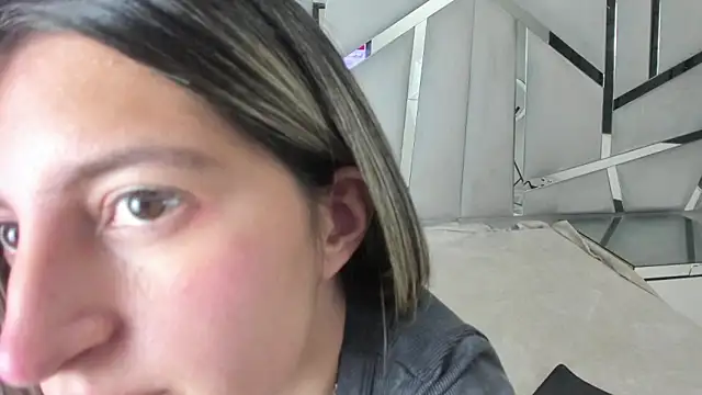 GiaRoussel online show from 10, 11, 2025