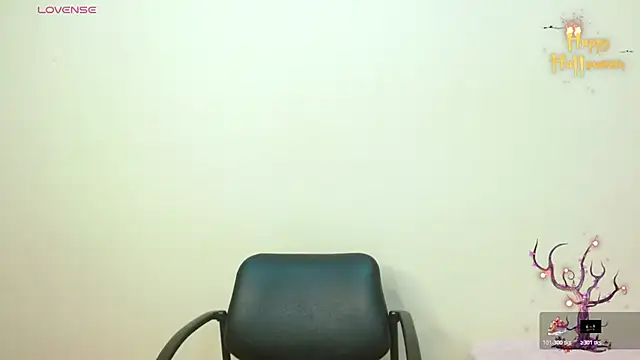 Snapshot of JessicaRabbit04 chatting on 24, 10, 2025 JessicaRabbit04 online show from 24, 10, 2025