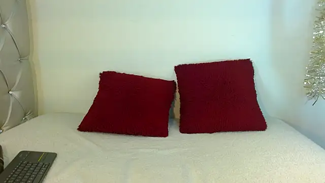 Snapshot of JessicaRabbit04 chatting on 13, 11, 2025 JessicaRabbit04 online show from 13, 11, 2025