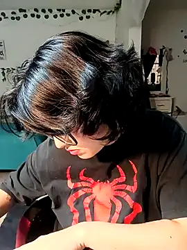 Lin-cute online show from 2, 2, 2025