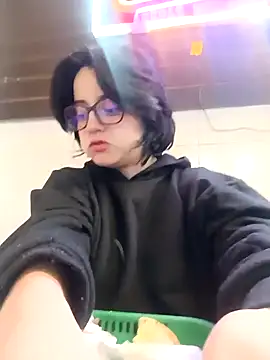 Lin-cute online show from 27, 2, 2025