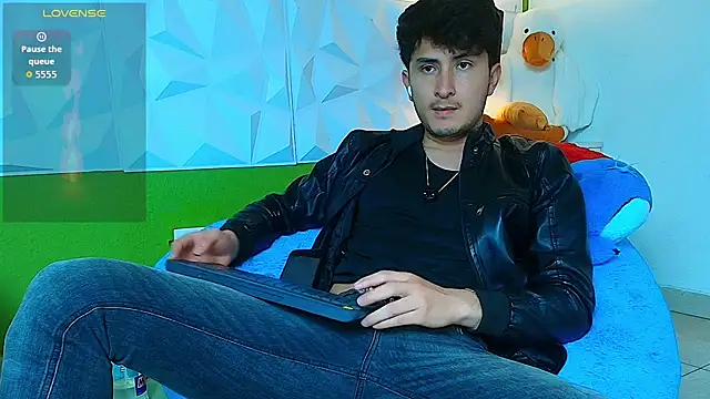 santyago taylor online show from 16, 9, 2025