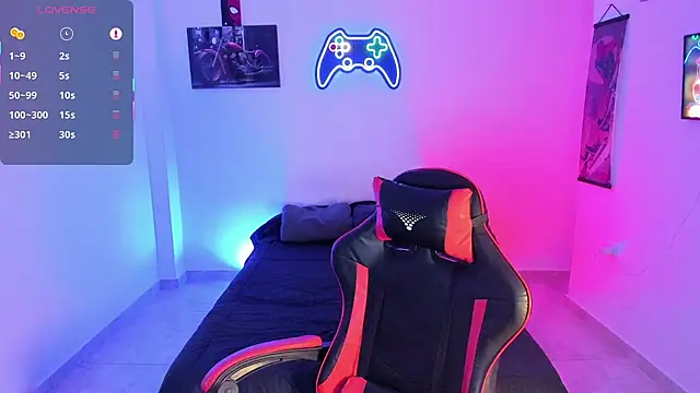 Snapshot of LuciferM_Star chatting on 9, 11, 2025 LuciferM Star online show from 9, 11, 2025