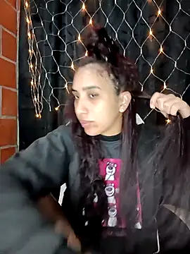 ifeelverywet andhot online show from 5, 11, 2025