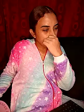 ifeelverywet andhot online show from 4, 3, 2025