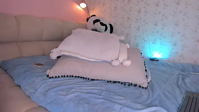 kitty miaa online show from 25, 2, 2025