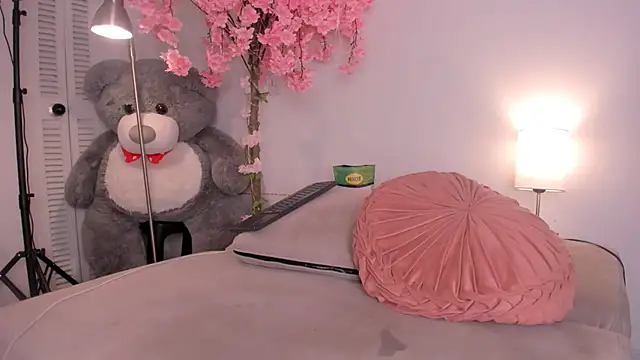 Snapshot of kitty_miaa chatting on 12, 7, 2026 kitty miaa online show from 12, 7, 2026