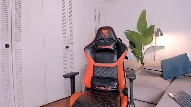 kitty miaa online show from 12, 3, 2026