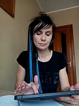 Francenia lolis online show from 4, 10, 2025