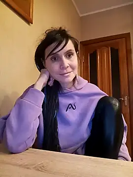 Francenia lolis online show from 5, 2, 2026