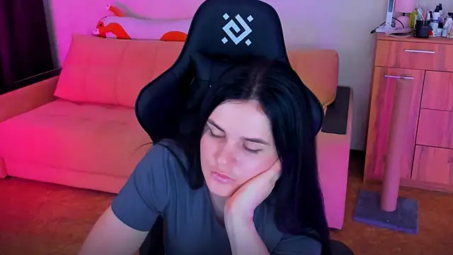 Lora Cain online show from 11, 3, 2025