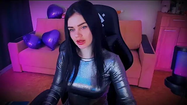 Lora Cain online show from 23, 3, 2025