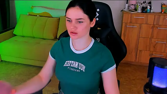 Lora Cain online show from 3, 3, 2025