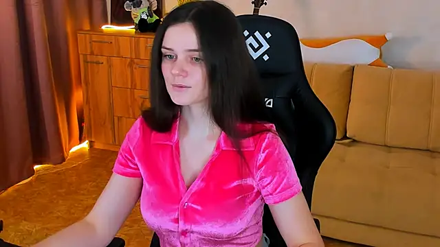 Lora Cain online show from 6, 12, 2024