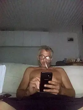 Snapshot of NICJOHNS chatting on 25, 2, 2025 NICJOHNS online show from 25, 2, 2025