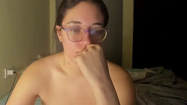 Snapshot of atenas_05_ chatting on 17, 6, 2026 atenas 05 online show from 17, 6, 2026