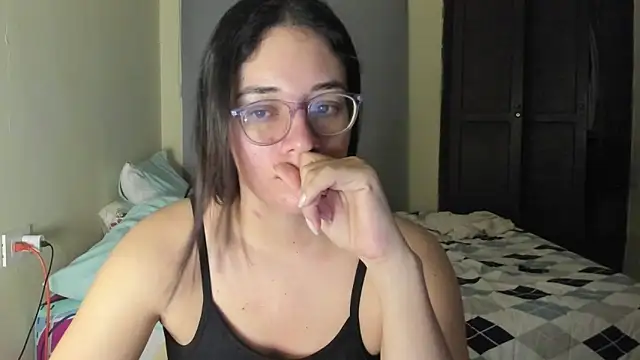 Snapshot of atenas_05_ chatting on 14, 6, 2026 atenas 05 online show from 14, 6, 2026