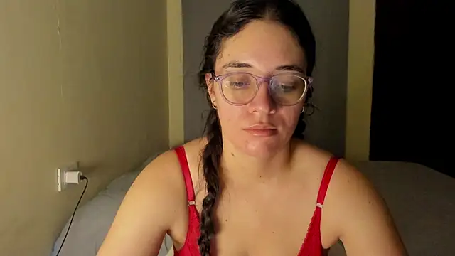 Snapshot of atenas_05_ chatting on 1, 7, 2026 atenas 05 online show from 1, 7, 2026