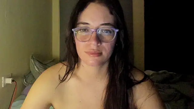Snapshot of atenas_05_ chatting on 21, 6, 2026 atenas 05 online show from 21, 6, 2026