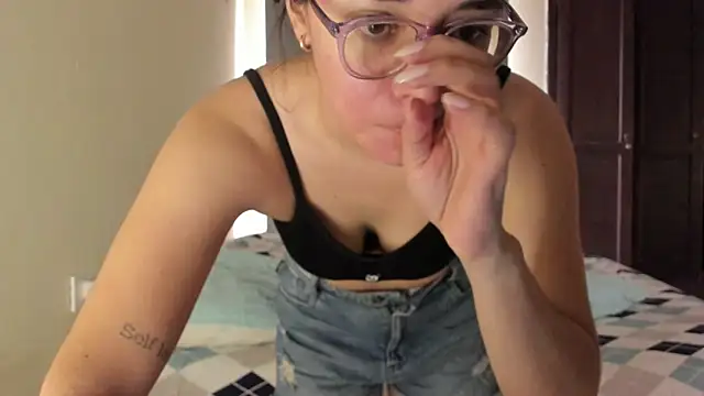Snapshot of atenas_05_ chatting on 14, 6, 2026 atenas 05 online show from 14, 6, 2026