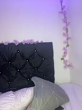 alisson carolina73 online show from 15, 2, 2025