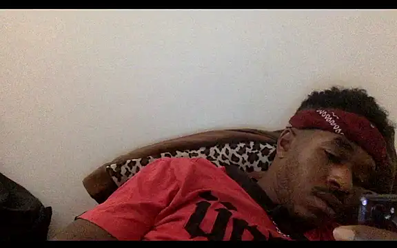 Snapshot of POPAYE972 chatting on 13, 11, 2025 POPAYE972 online show from 13, 11, 2025