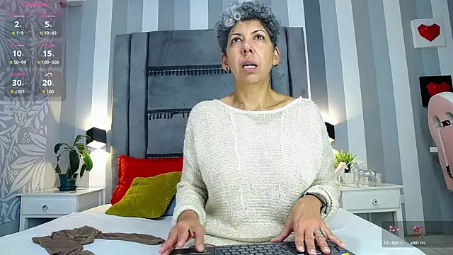 Julianewell online show from 16, 10, 2025