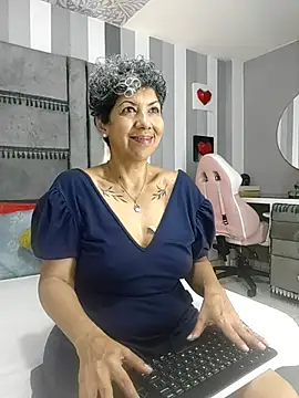 Julianewell online show from 12, 11, 2025