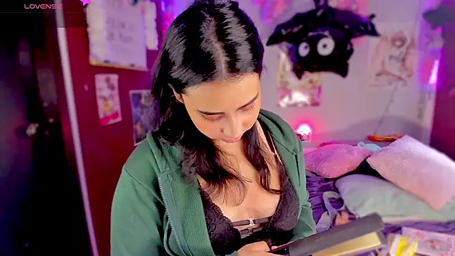 kiki cavilll online show from 27, 1, 2025