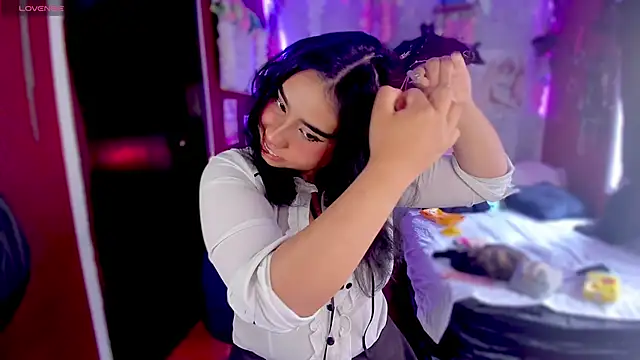 kiki cavilll online show from 23, 1, 2025