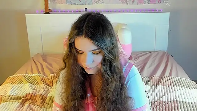 kuraii1  online show from 8, 2, 2025