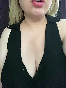 Snapshot of cansuozell chatting on 14, 2, 2025 cansuozell online show from 14, 2, 2025