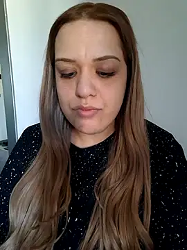 Snapshot of cansuozell chatting on 13, 10, 2025 cansuozell online show from 13, 10, 2025