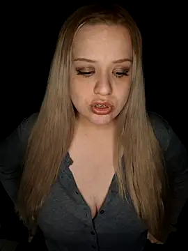 Snapshot of cansuozell chatting on 19, 10, 2025 cansuozell online show from 19, 10, 2025