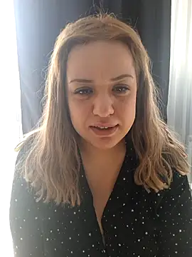 cansuozell online show from 20, 12, 2025