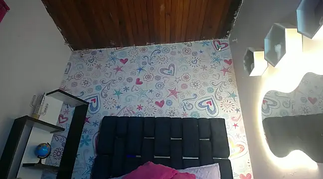 KOURTNEY-- online show from 22, 3, 2025