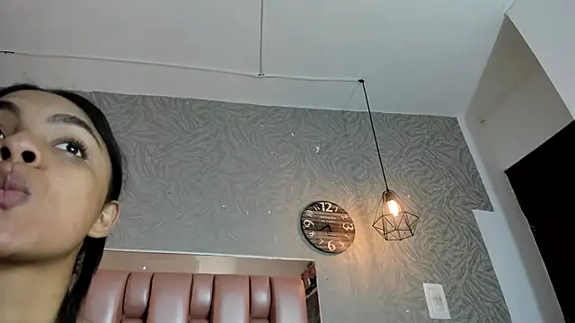 KOURTNEY-- online show from 14, 11, 2025