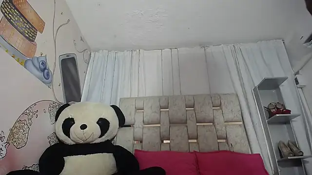 KOURTNEY-- online show from 24, 9, 2025