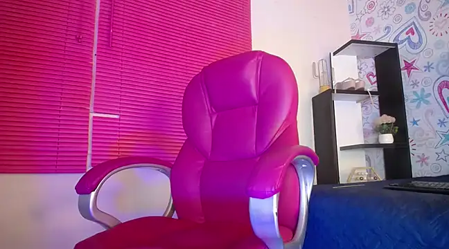 KOURTNEY-- online show from 13, 3, 2025